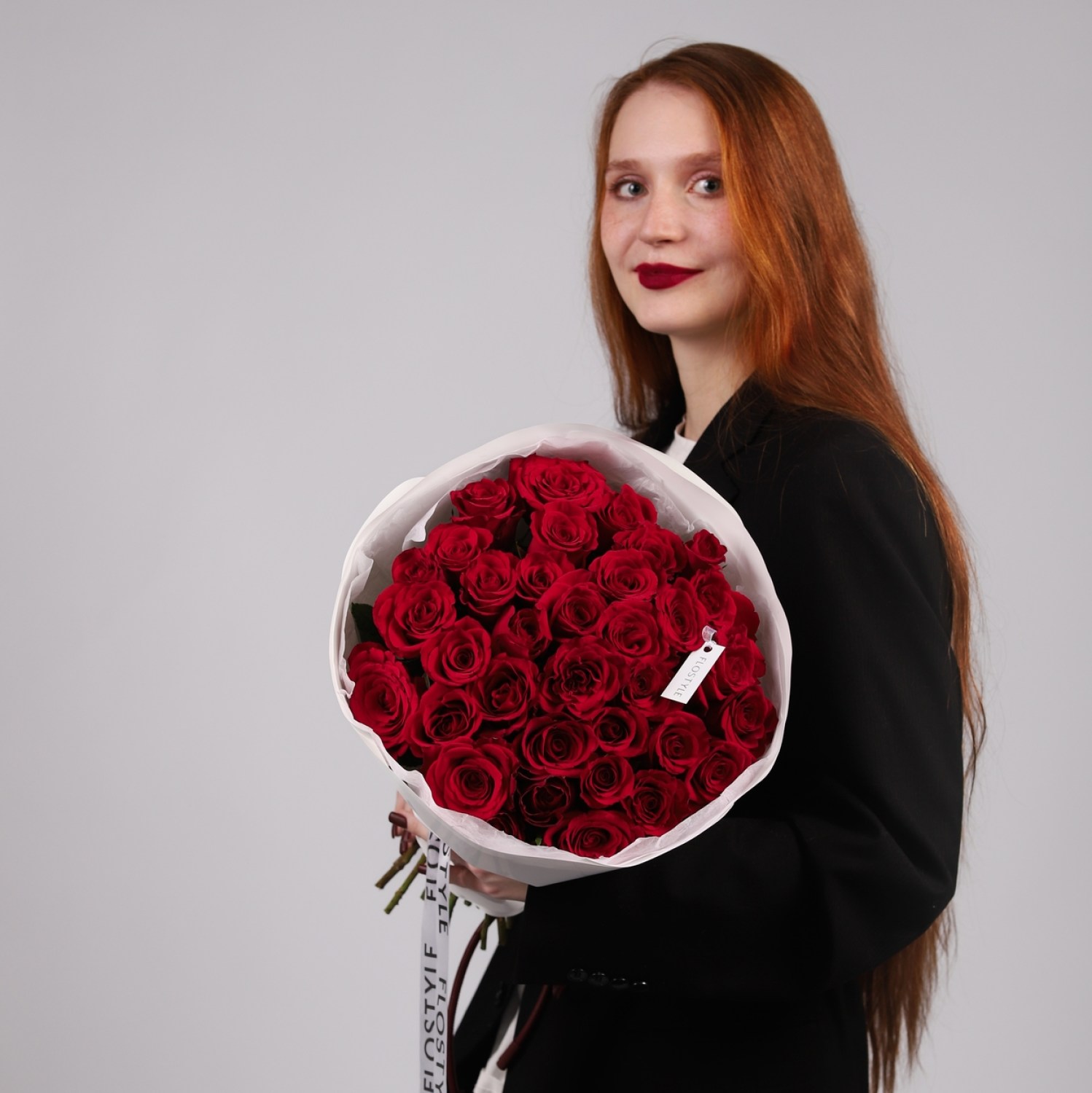 buket iz 35 krasnyh roz 5